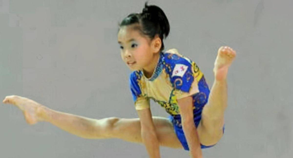 刘菲:19岁夺得世界冠军_父母_运动_妹妹