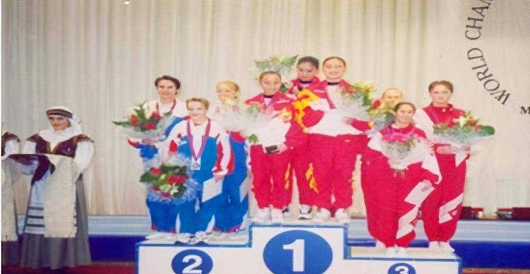 刘菲:19岁夺得世界冠军_父母_运动_妹妹