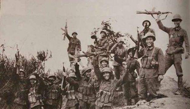 历数那些以身堵枪的"黄式"英雄,黄继光不是第一个堵枪口的战士_徐佳