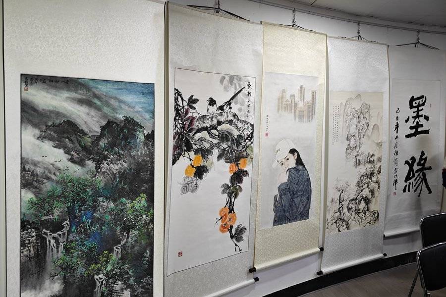 庆三八天津女书画家艺术研究院书画精品展在人民书画院展厅隆重开幕