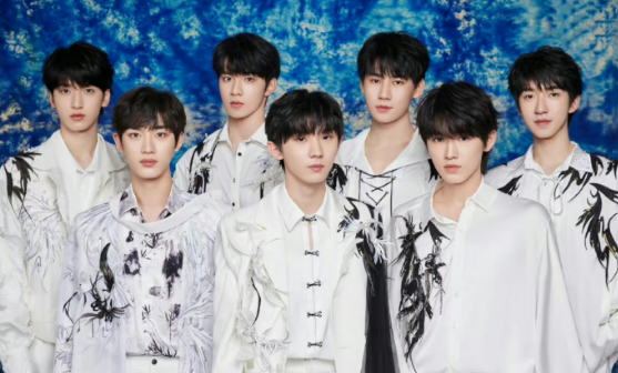 帅气自拍,无惧"打赏女主播37万"传言,队友粉在线倒油_时间_一大_时代