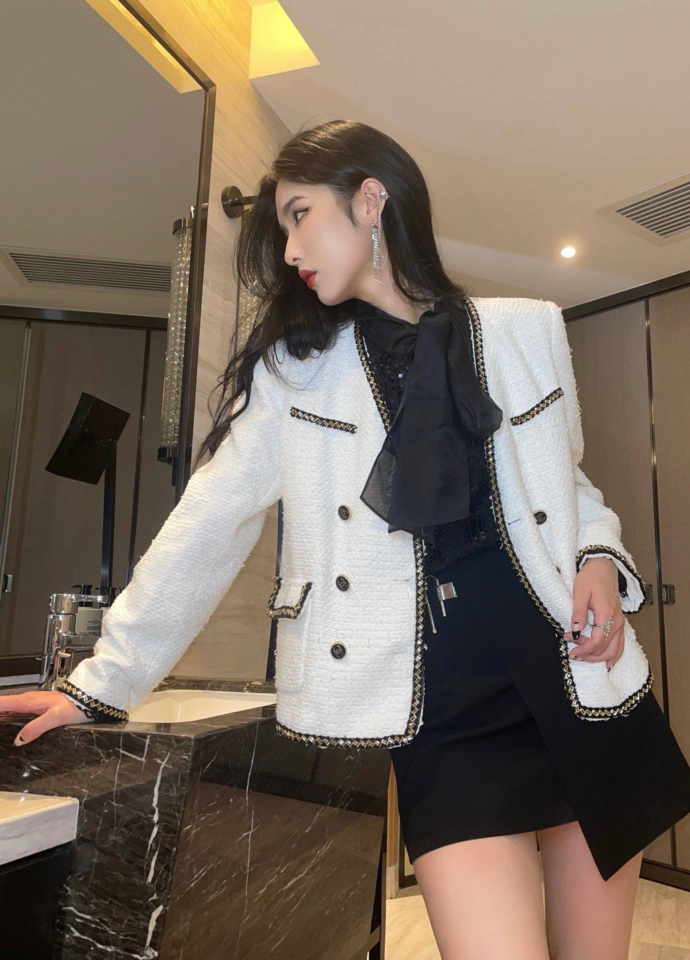 时尚博主给你答案!_香奈儿_外套_白色