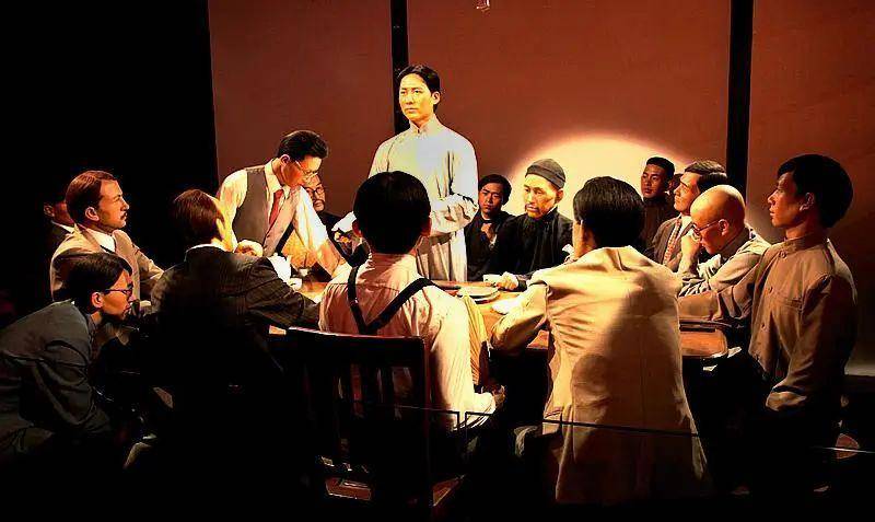 浅析陈独秀的功与过,始终没有完成知识分子向革命实践