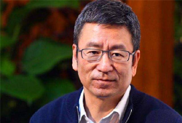 白岩松:难忘踩着三轮车,与妻子四处奔波的日子_工作_朱宏钧_生活