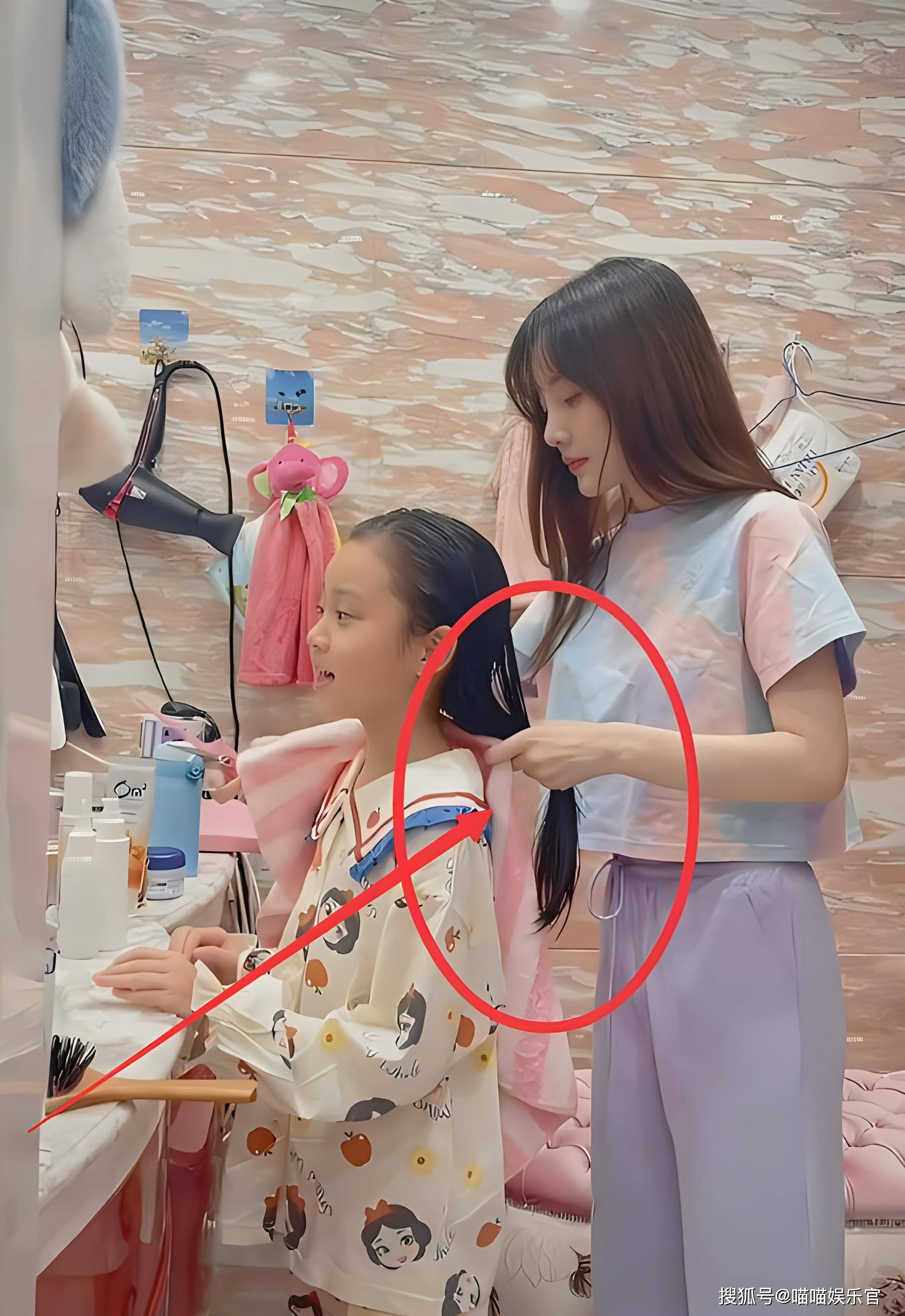 李小璐晒视频回应争议,甜馨晒压岁钱遭网友吐槽