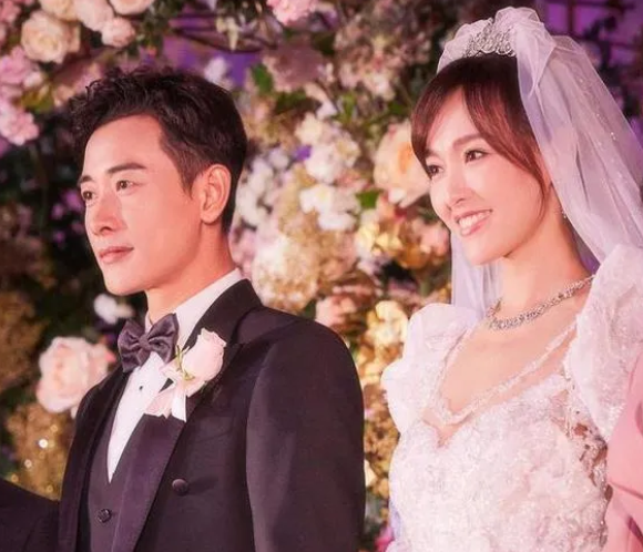 高云翔曾多次求婚唐嫣被拒转身迎娶董璇性侵事件得到老婆原谅