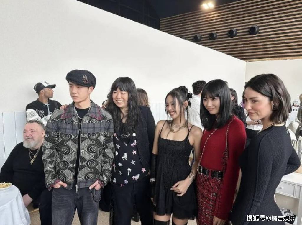 王一博Jennie装周大秀同框图-搜狐大视野-搜狐新闻