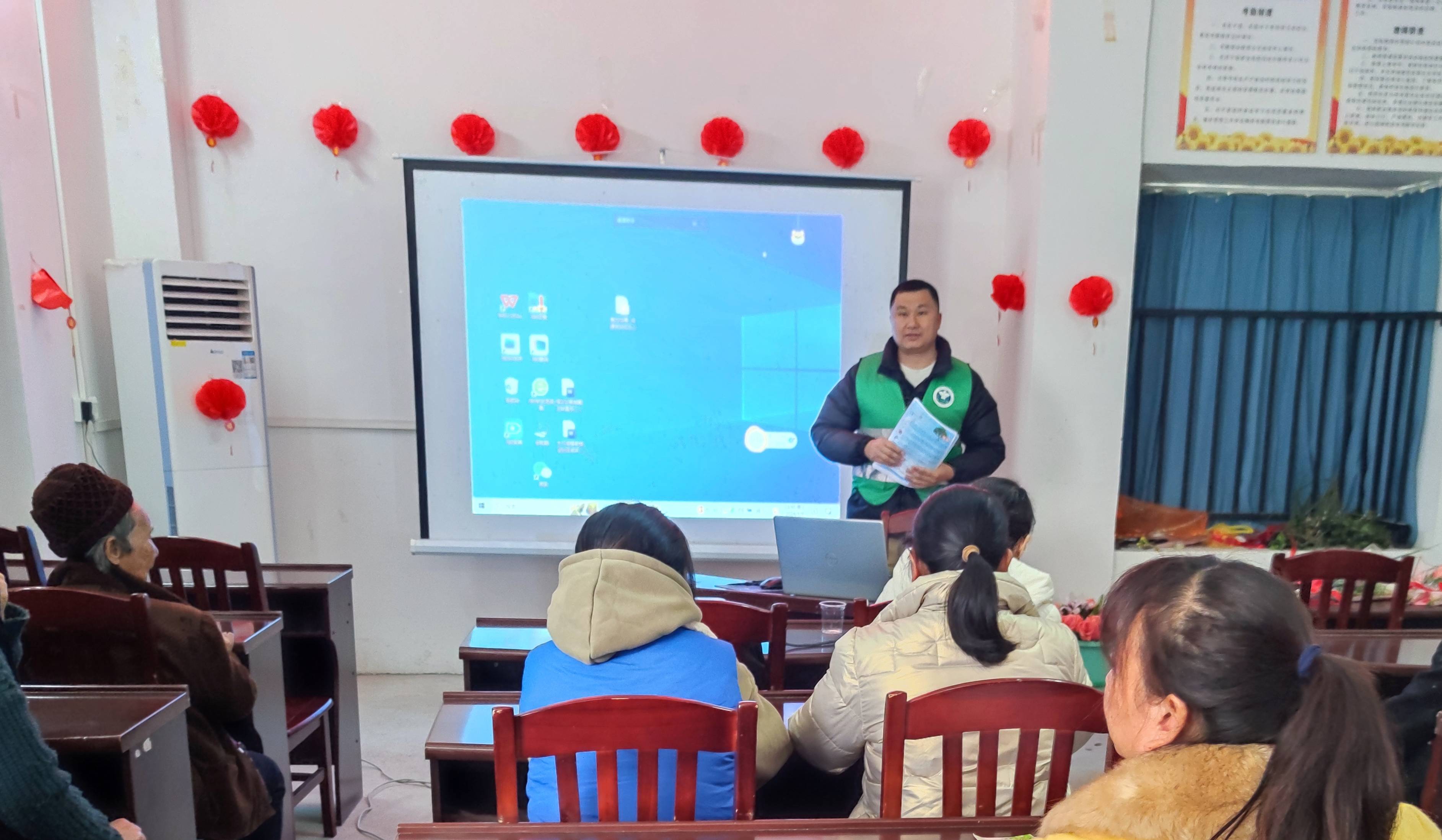 柳城县沙埔镇开展花漾巾帼禁毒同行宣传活动