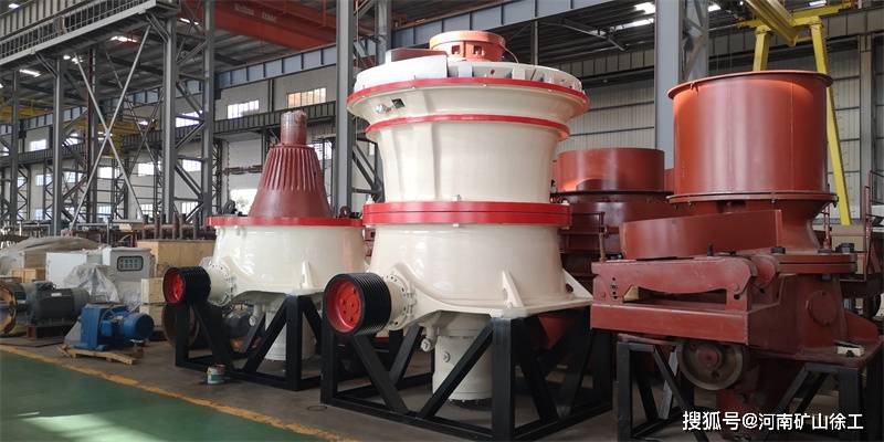 以下是旋回式破碎机设备的主要应用领域:采矿行业:旋回破碎机可用于