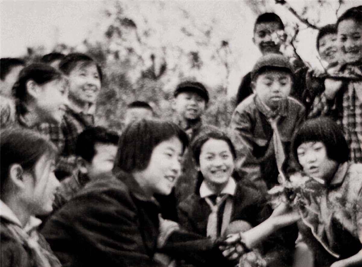 原创纪实49年前那个轰动一时的反潮流小英雄黄帅后来如何