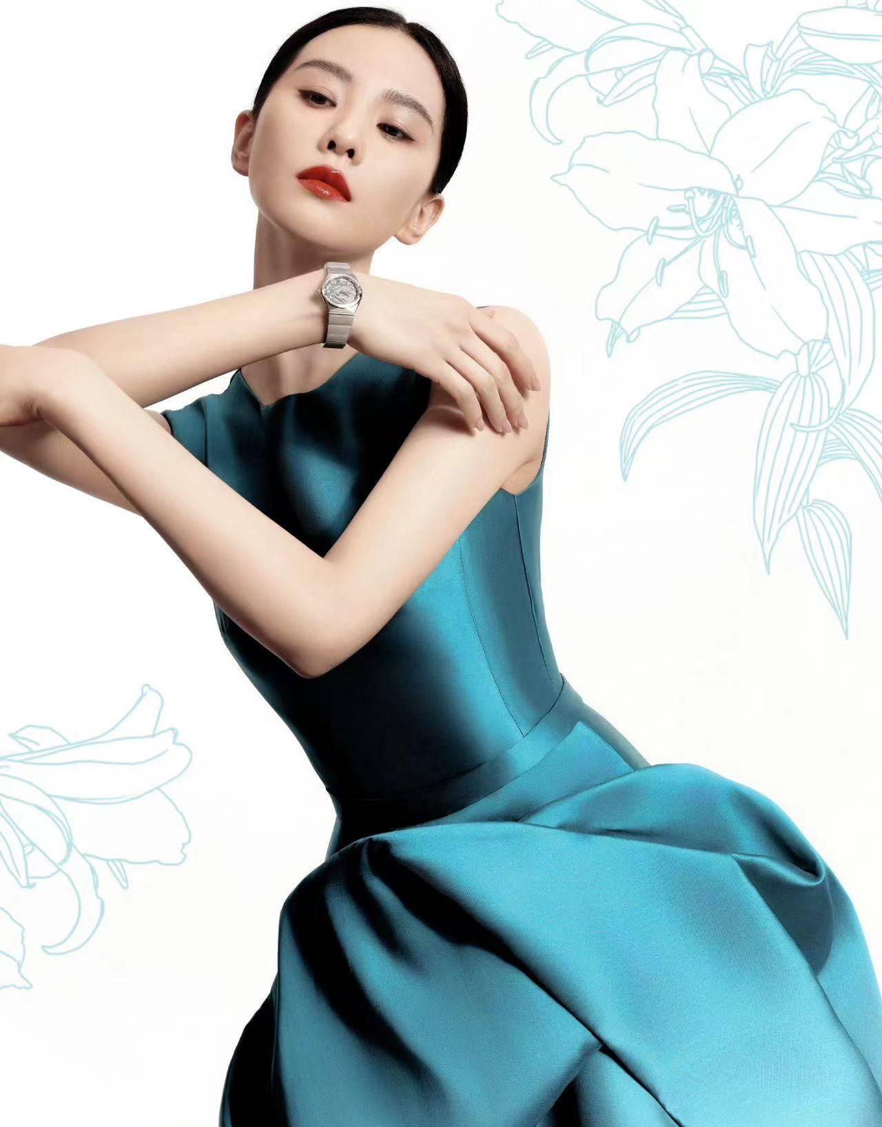 刘诗诗蓝调生日致敬高定风采优雅如仙