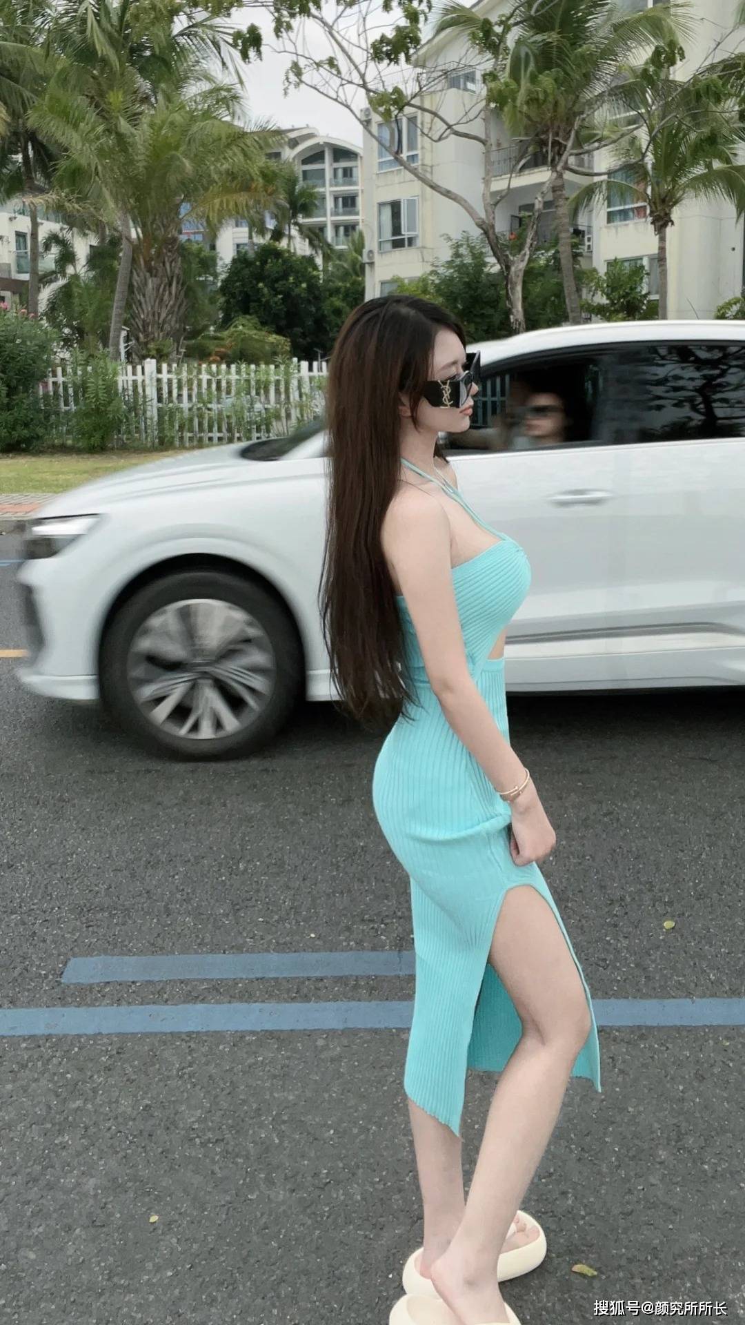 原创178cm36d极品尤物时尚穿搭蓝色吊带长裙尽显完美身材