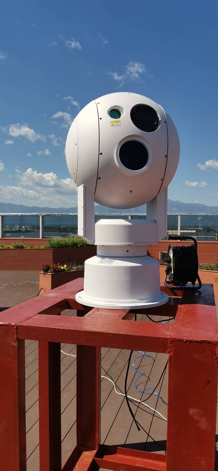 边境安全远距离高清透雾多光谱云台监控摄像机
