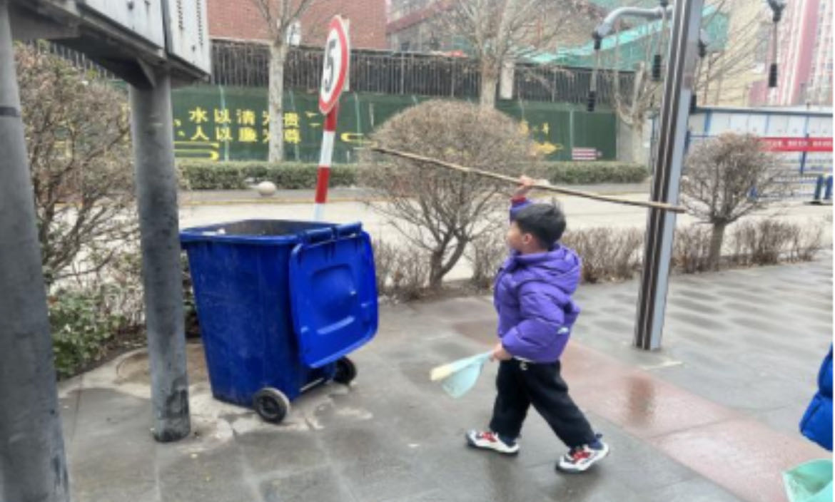 學雷鋒當先鋒萌娃在行動太原市小店區新星幼兒園育傑分園開展學雷鋒