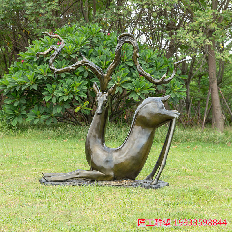 玻璃钢仿铜动物鹿雕塑 户外抽象草坪动物摆件_线条_的设计_鹿在