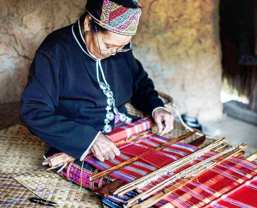 织锦如歌,海南黎族黎锦的艺术之魅_手工艺品_文化_传统