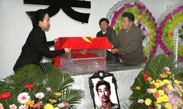 有人认为,赵尚志的遗体被沉入了松花江,那么应该把头颅安葬在哈尔滨的