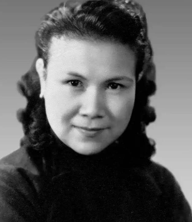 赵丹前妻因战乱无奈改嫁,将错就错被女儿怨憎,一场疾病母女和解_赵青