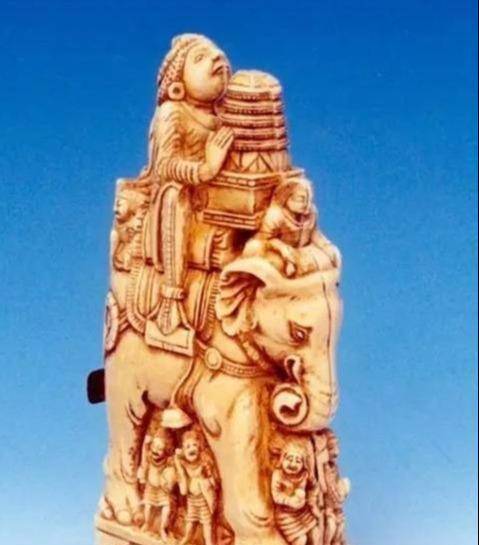 原创不贪金钱不惧酷刑舍命保护稀世珍宝22年1950年捐给人民政府