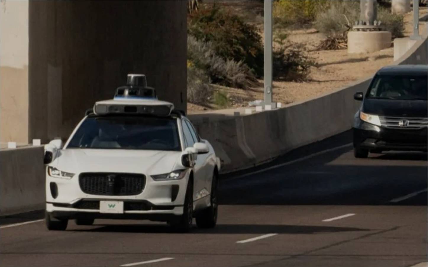 无人驾驶出租车上高速