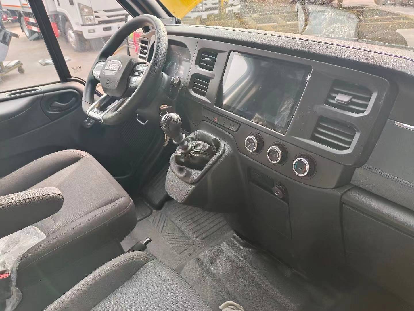 江铃福顺面包冷藏车(柴油后双胎)