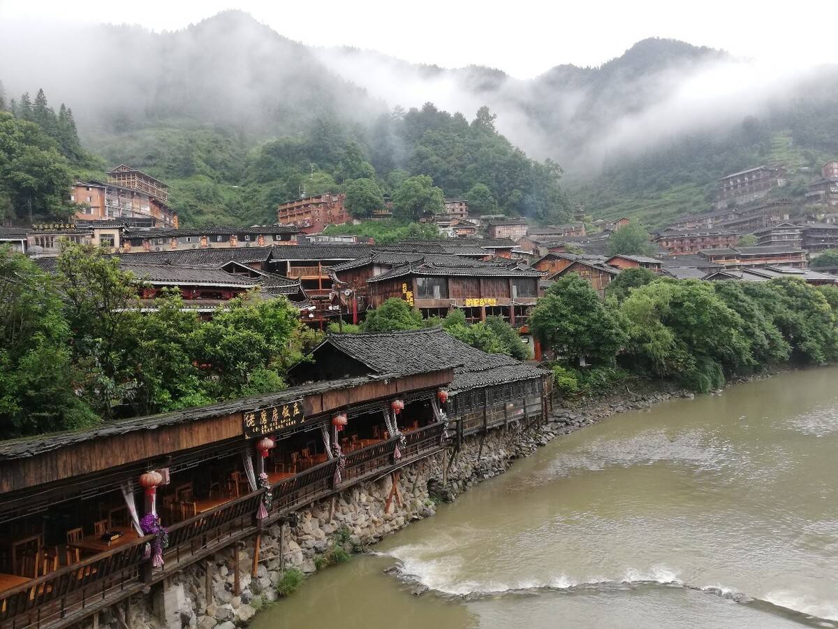 贵州必游景点及五日游详细攻略贵州旅游5天4晚景点路线攻略旅游跟团