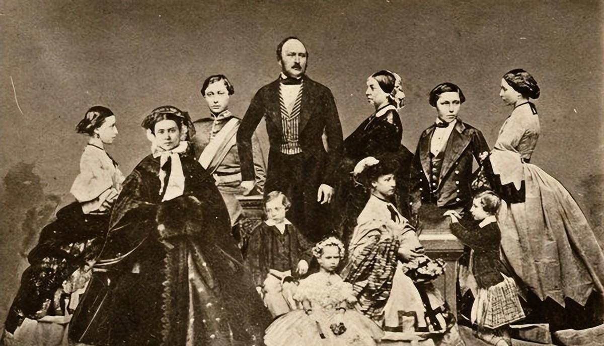 原创维多利亚女王厌恶生育亲王说服她连生9胎血友病传遍欧洲王室