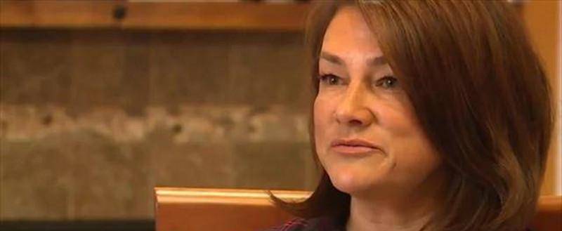 一女子生下美越混血女儿将其送走,44年后母女再相认_美国军队_阮氏_斯