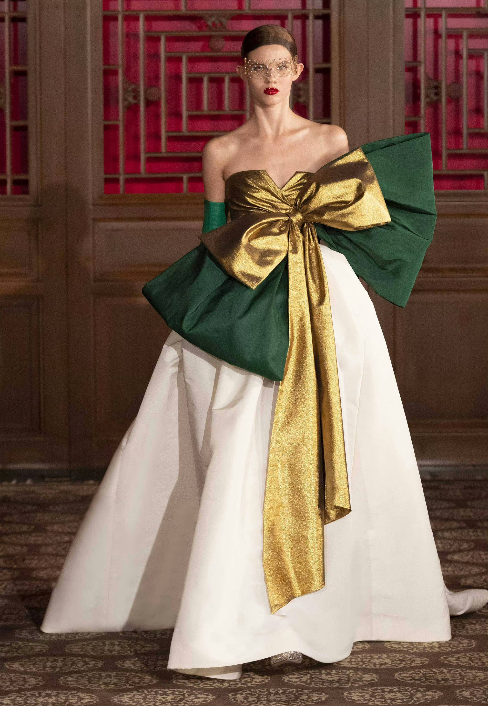 40岁的孙俪30岁的杨紫都因为这个男人变时髦了