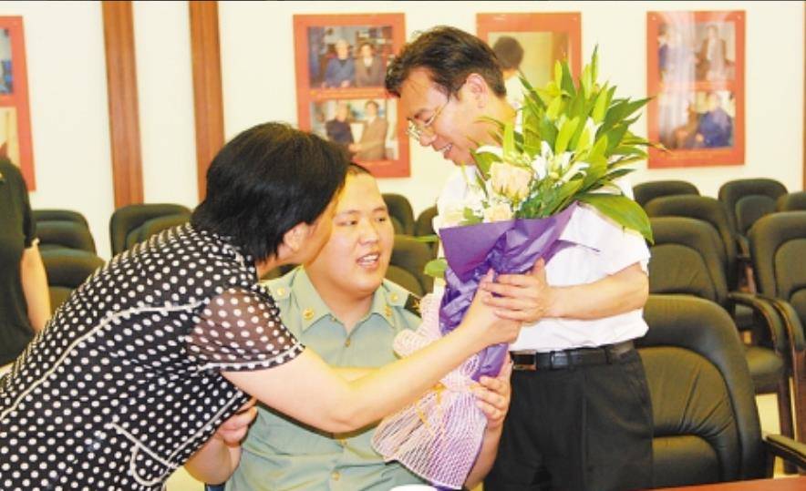 原创98年抗洪铁人嵇琪5进急诊5回抗战一线退伍后被查出恶性肿瘤