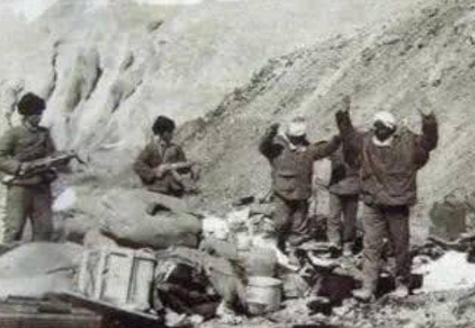 原创自卫反击战印军阵亡的高级别军官被白刃战吓跑在路上毙命