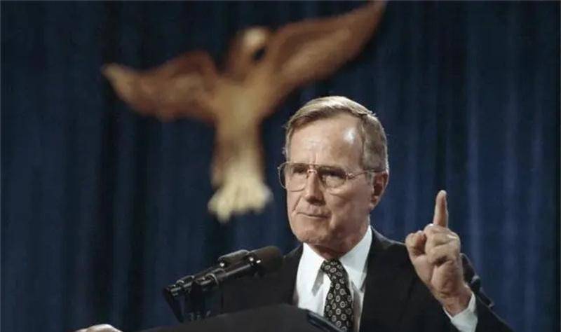 原创老布什人生的最后一天吃3个鸡蛋给小布什留下4个字与世长辞