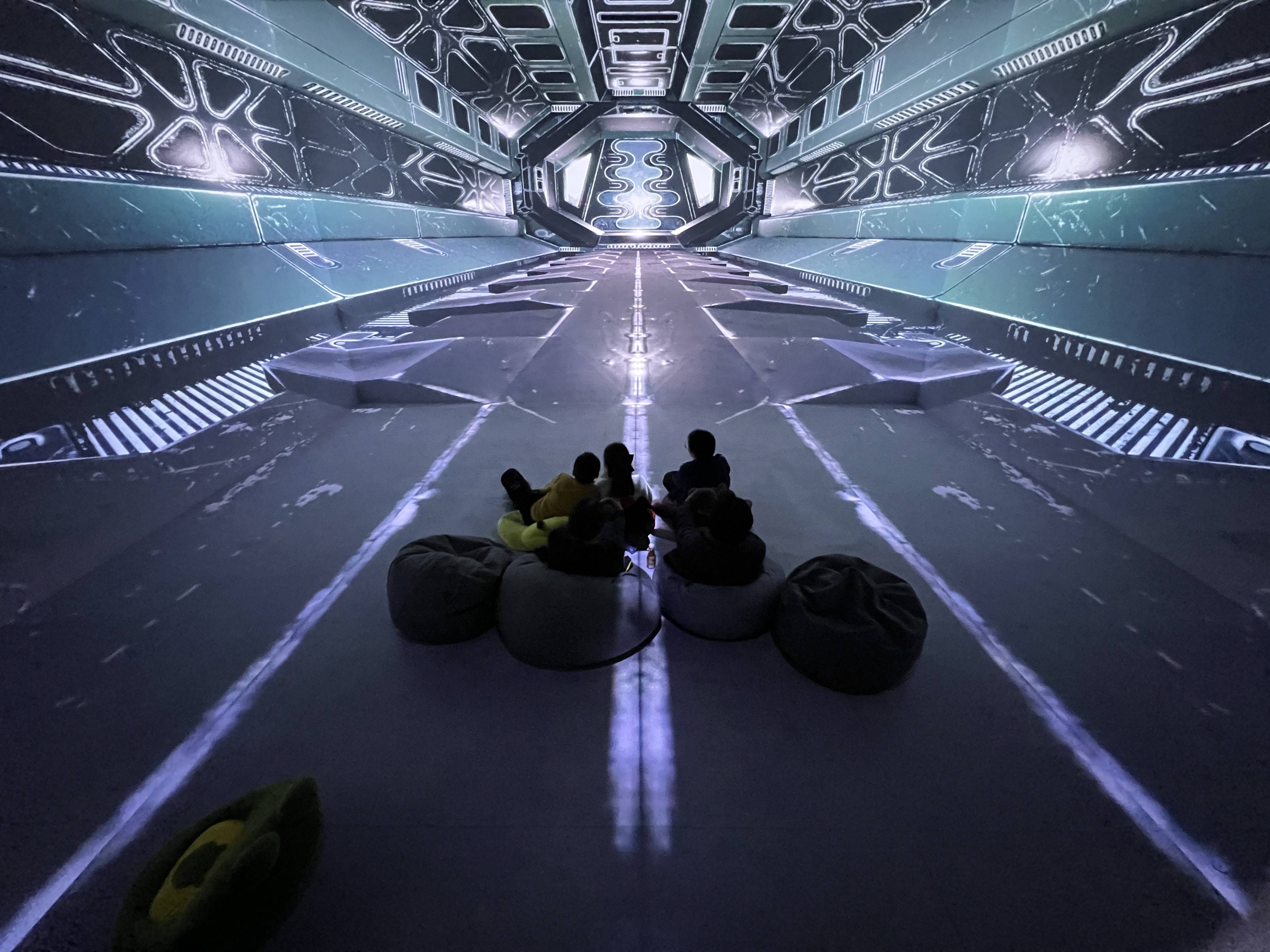 商业新机遇5d裸眼飞行影院的沉浸式合作模式