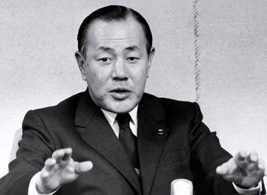 田中角荣平民出身因奇遇当首相被判入狱却高票当选议员