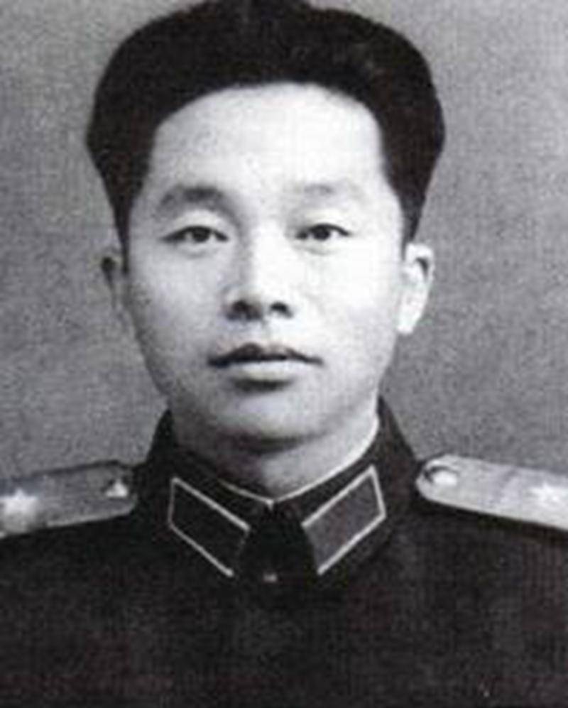 原创他曾担任总政治部副主任38岁授中将晚年享受大军区正职待遇