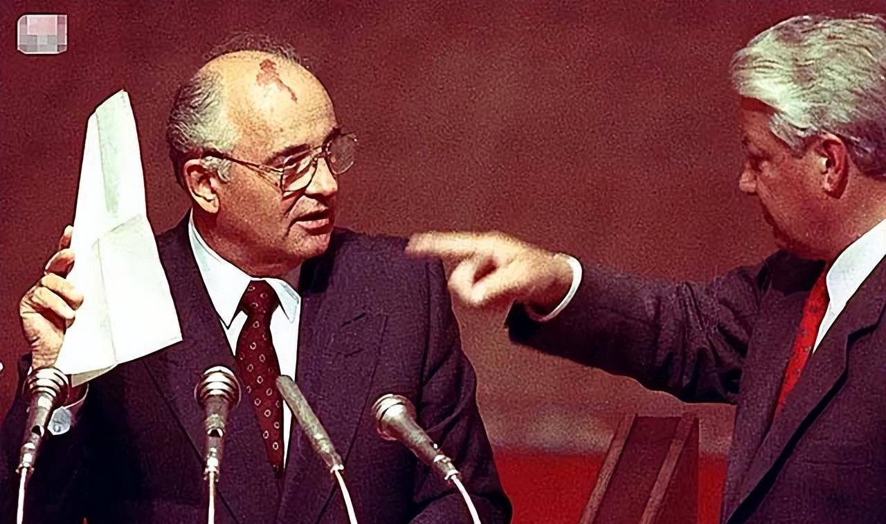 07年叶利钦去世享国葬妻子选择与女儿同住普京如何对待她们