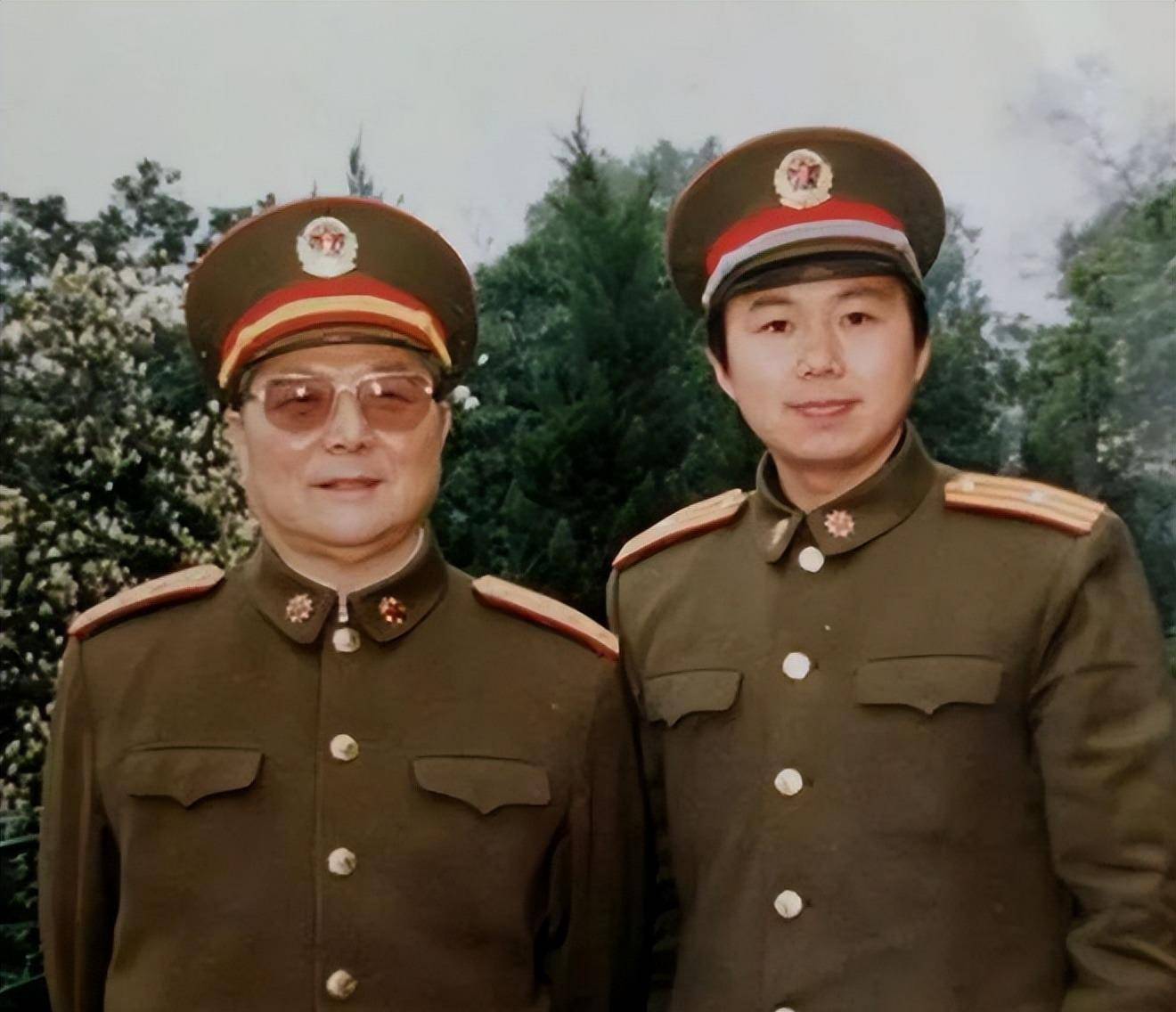 原创75年向守志突然接到一个电话叶帅说了明天去二炮上班当司令员