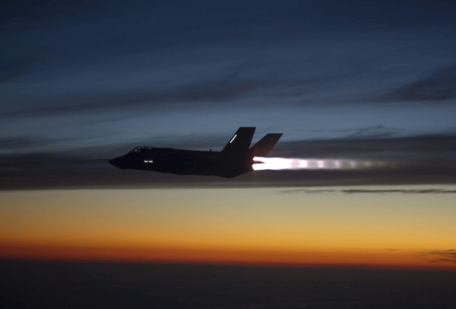 炸死半个连,美军不顾导弹拦截:f-15战机连炸伊朗圣城军三大基地_胡塞