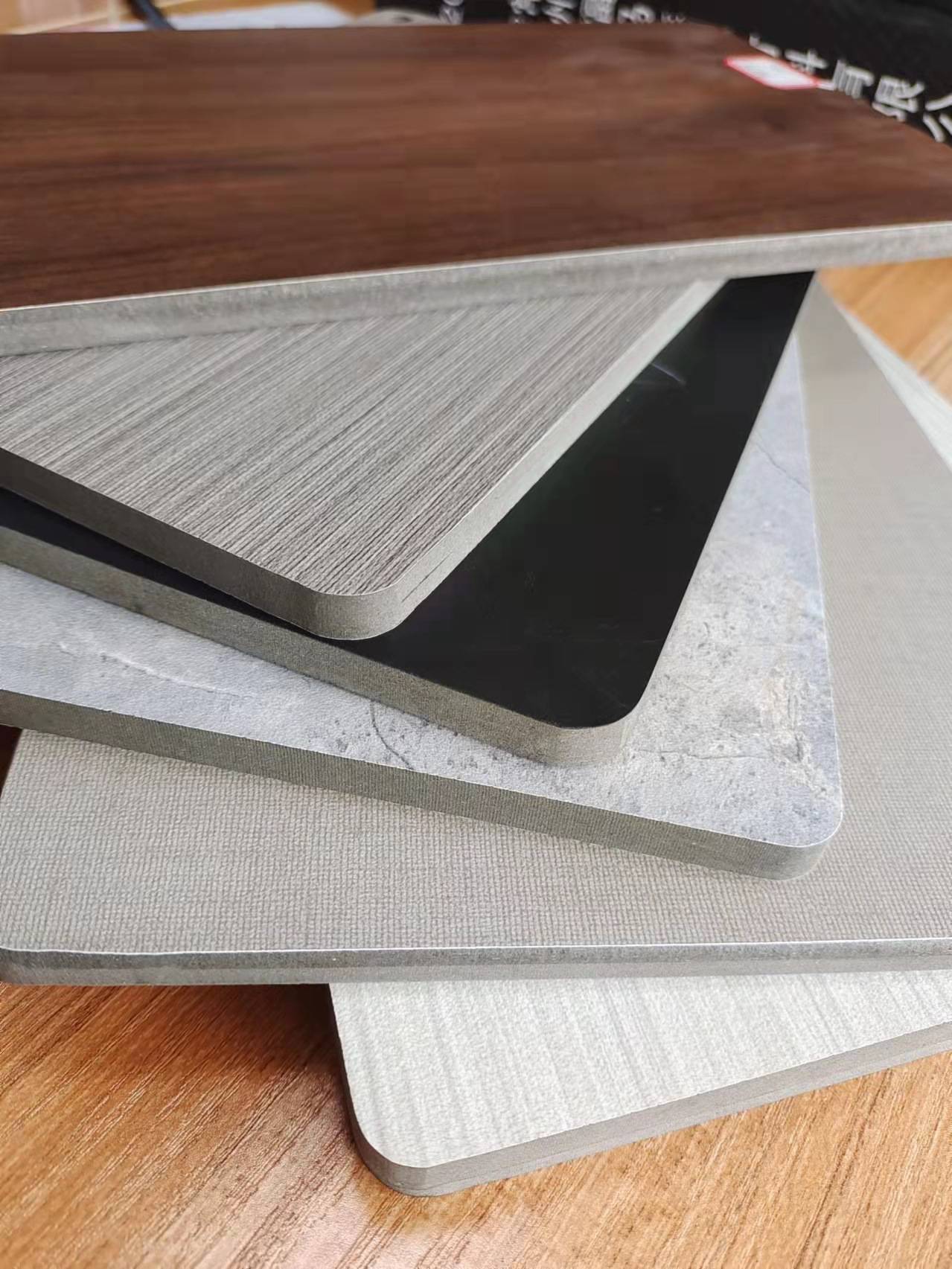 陕西鸿鑫豪派新材料有限公司——碳晶板