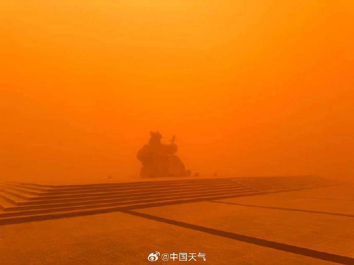 内蒙古局地遭遇强沙尘暴:天空变橙红色-搜狐大视野-搜狐新闻