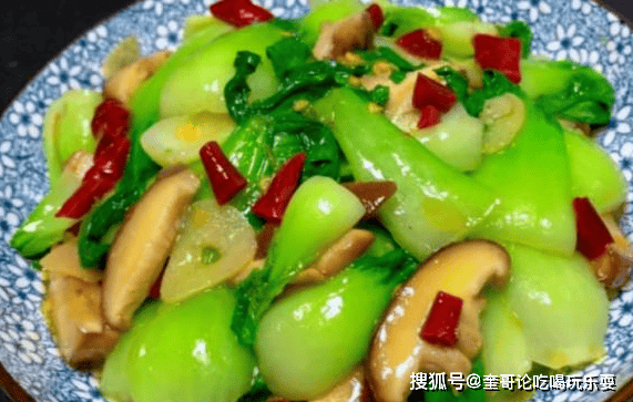 素炒上海青是一道非常健康的家常菜做法简单口感鲜美