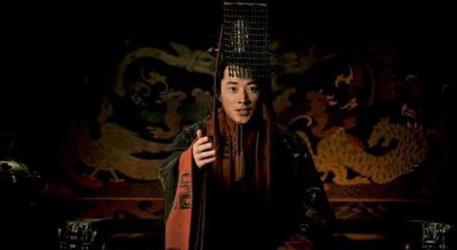 创作者
            那个人帮汉文帝赚了十元，秦朝三分之一本家都是他搞的，后死得一塌糊涂