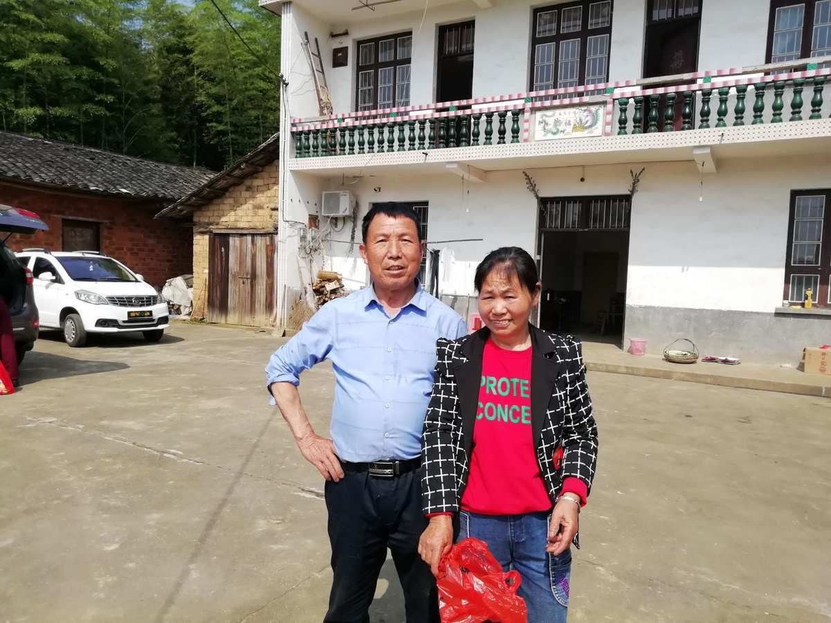 我以为姑姑跟舅舅一样亲，后来父亲去世了，我才知道是不一样的-姑姑和舅舅的区别在哪里