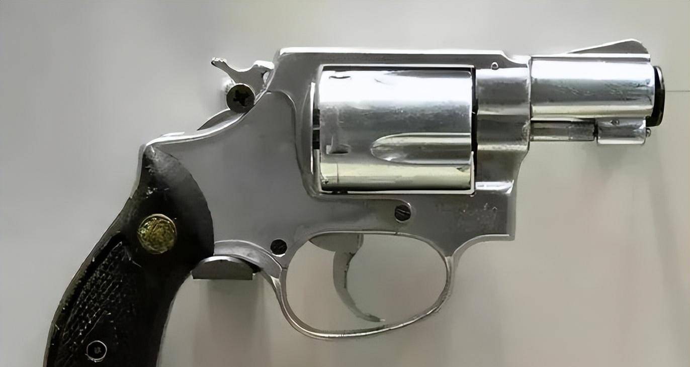 原创1991年北大学霸赴美读博时因论文未获奖枪杀5人后含笑自尽