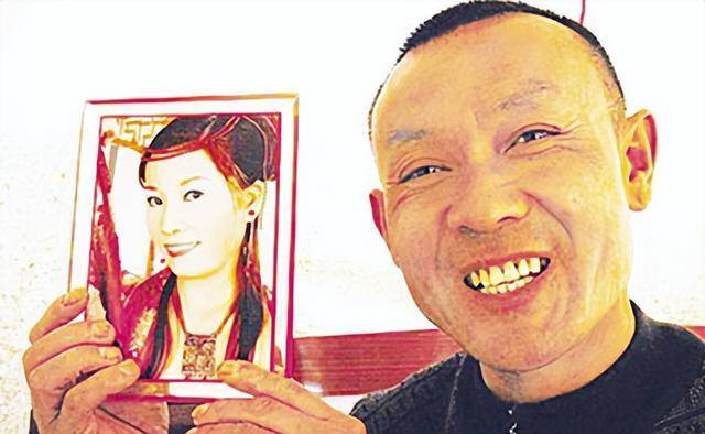 原创一张背妻照让吴加芳成为好男人典型与相识9天网友闪婚被唾骂