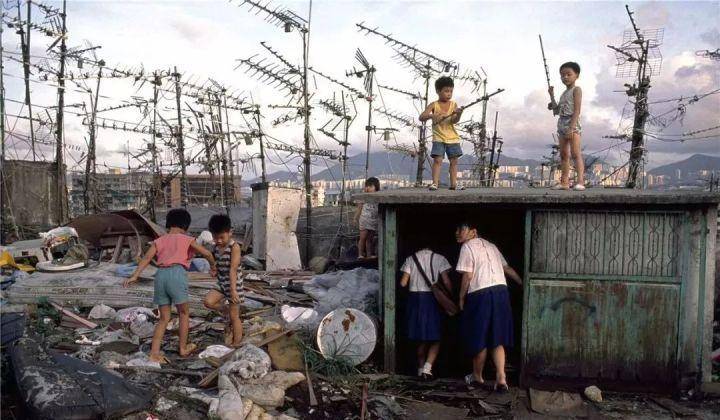 起底香港九龙城寨一座堪比人间魔窟的贫民窟