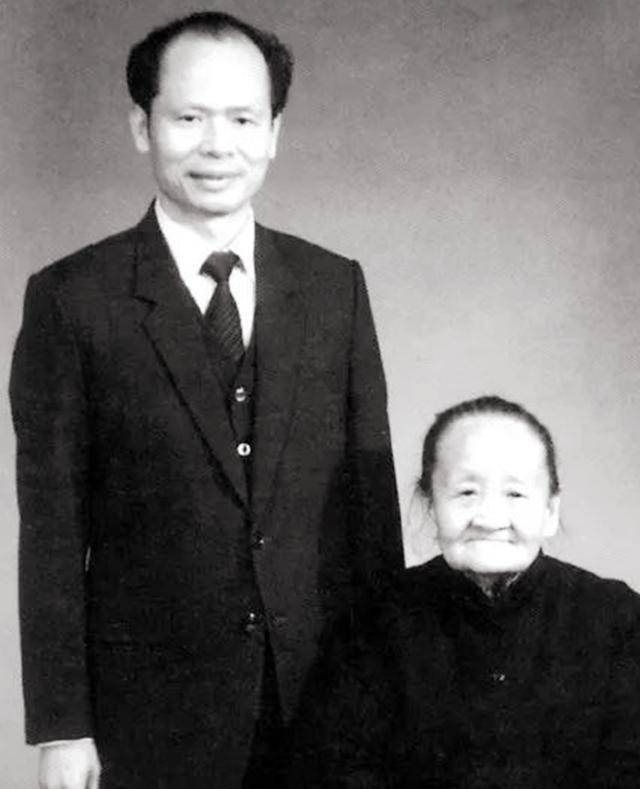 谢非:政治局委员,广东省委书记,临终前嘱托不要告诉百岁母亲_李春