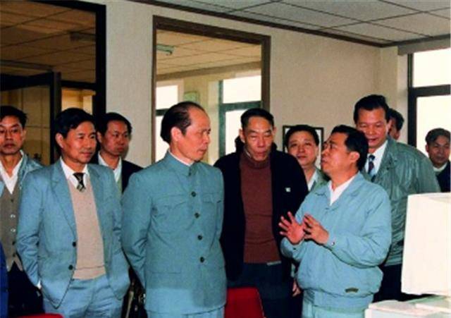 原创谢非政治局委员广东省委书记临终前嘱托不要告诉百岁母亲