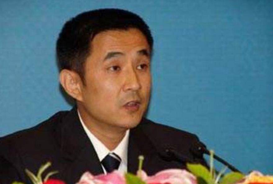 王永红公司破产丝毫不慌套61亿携女明星出逃亲爹去世都不回