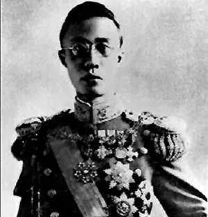 从清朝末代皇帝到新中国公民溥仪经历怎样的传奇幸运一生